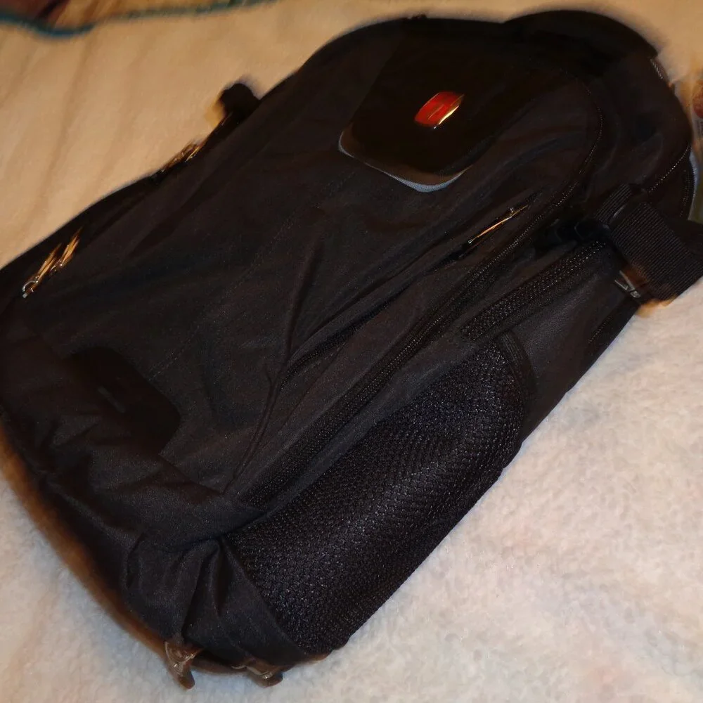 SwissGear 5358 ScanSmart Laptop Backpack, Fits 16 Inch Laptop, USB Charging Port